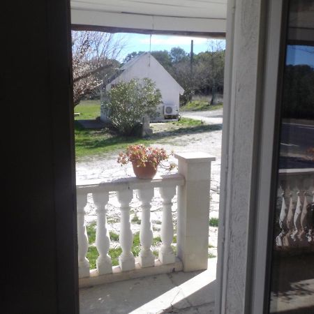Auberge Des Garrigues นีมส์ ภายนอก รูปภาพ