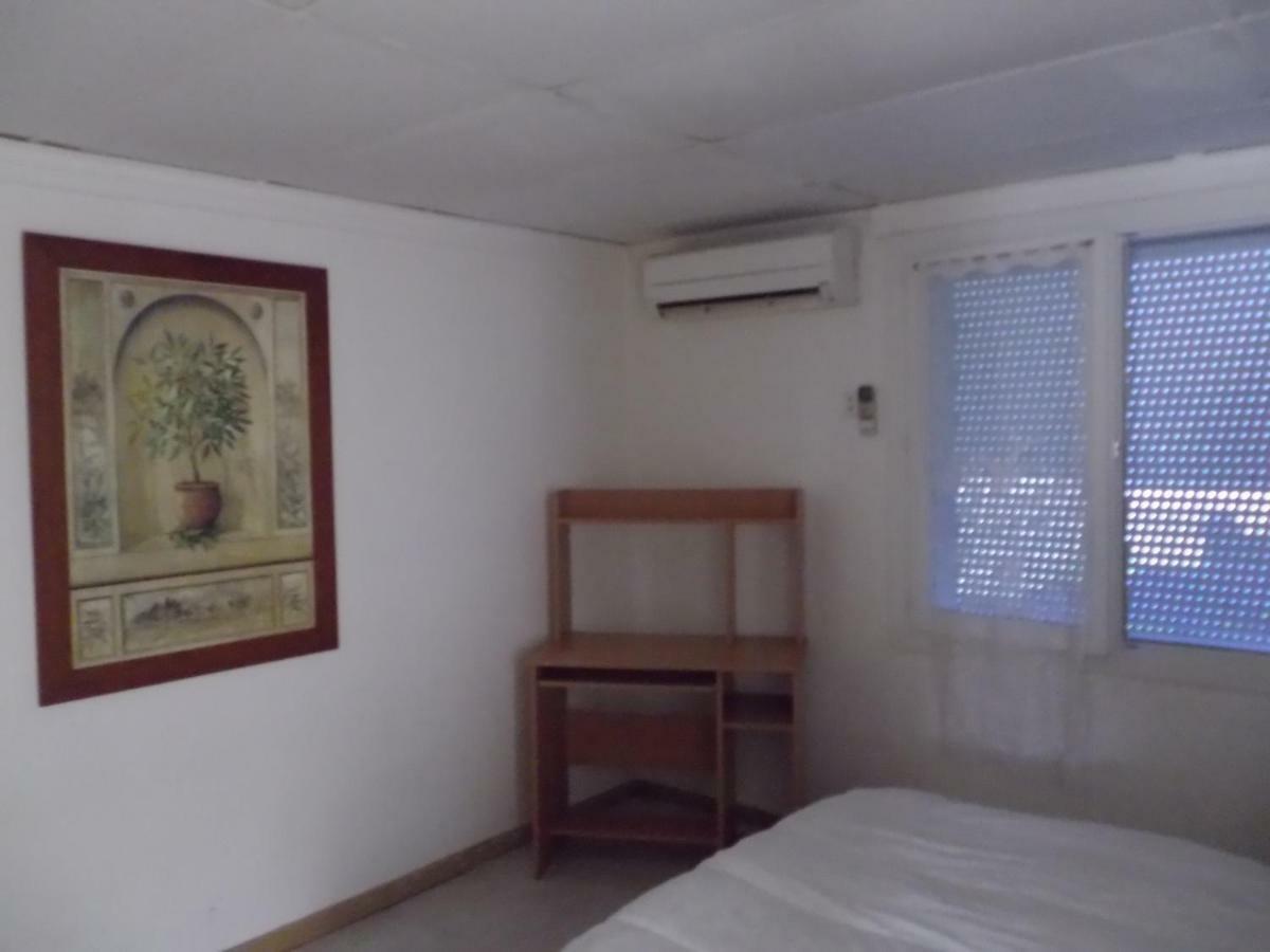 Auberge Des Garrigues นีมส์ ภายนอก รูปภาพ