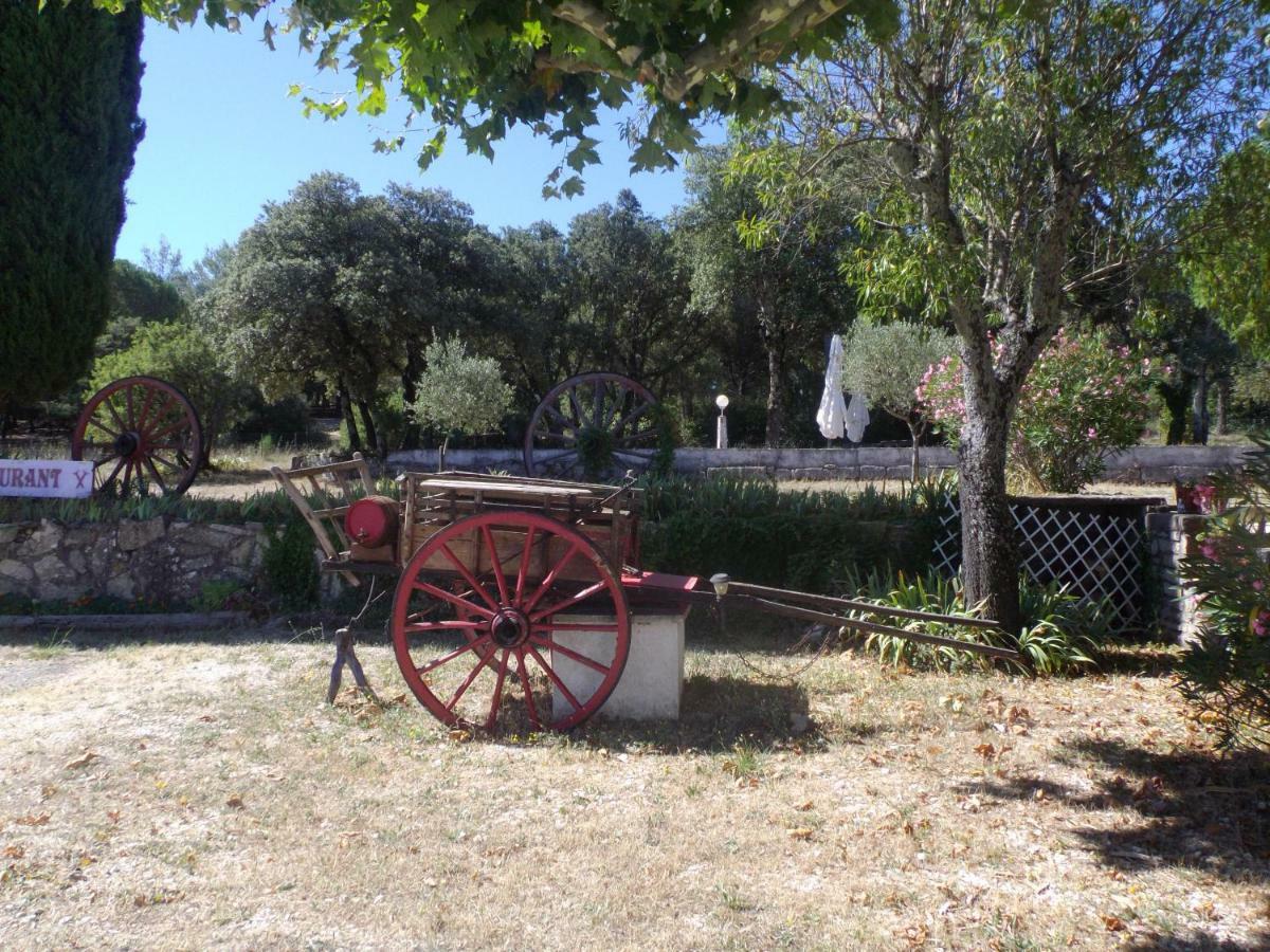 Auberge Des Garrigues นีมส์ ภายนอก รูปภาพ